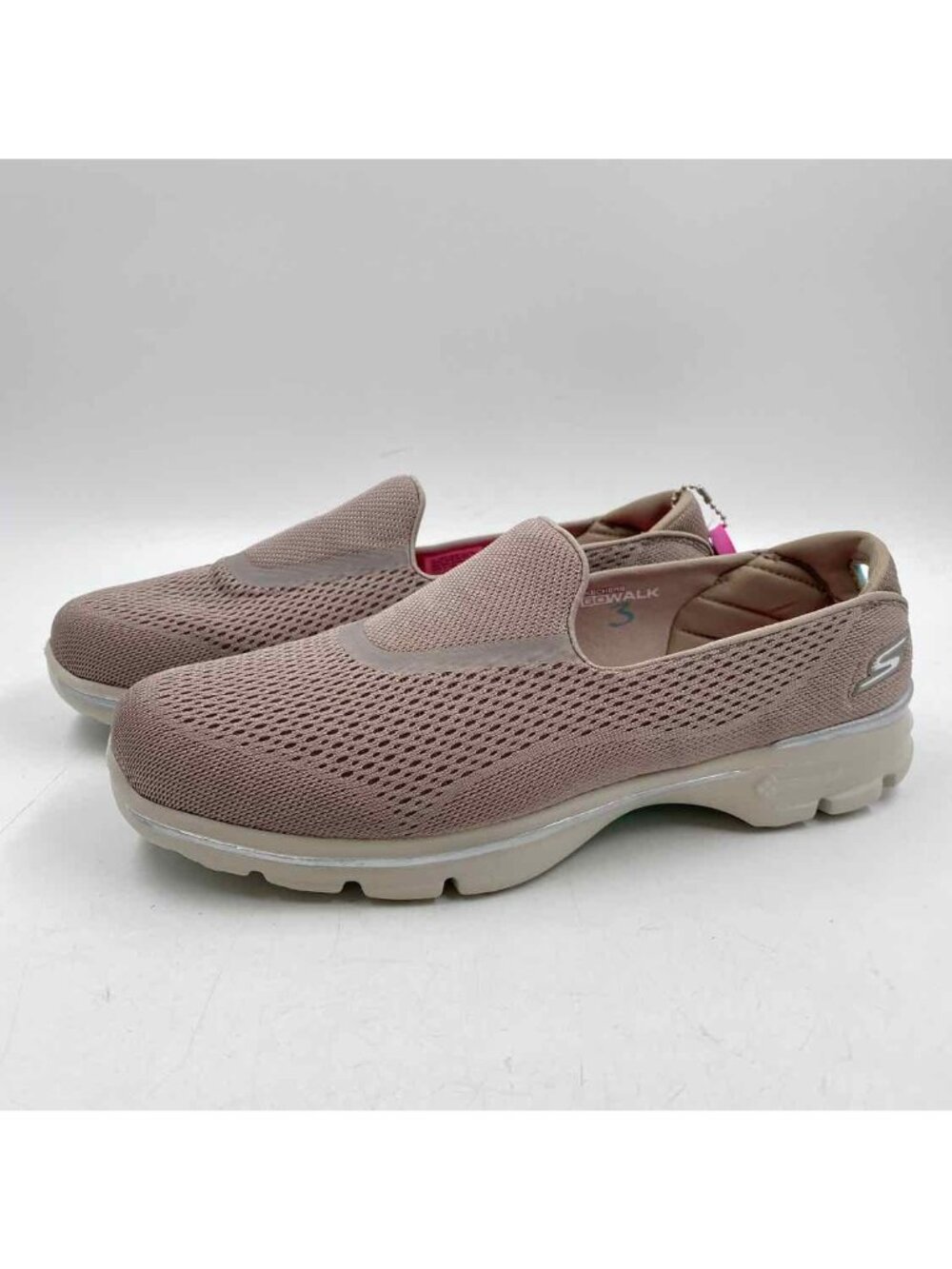 Skechers Women's Shoe Size 9.5 Beige Textured Casual Shoes